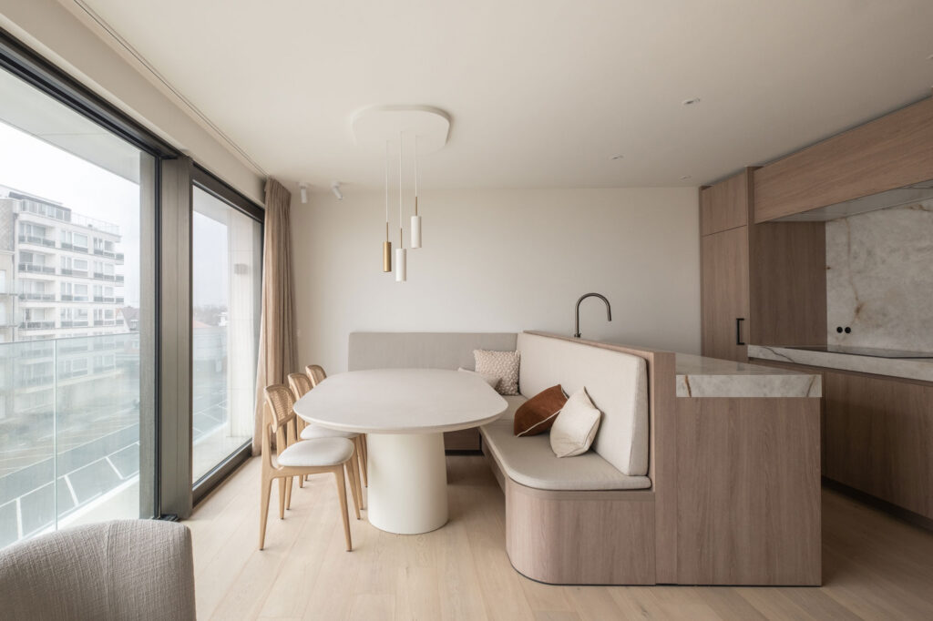 keukeninrichting tafel interieurinrichting appartement kustappartement knokke